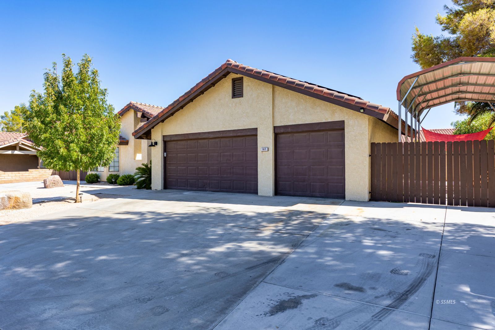 917 W Vicki AVE — Photo 5