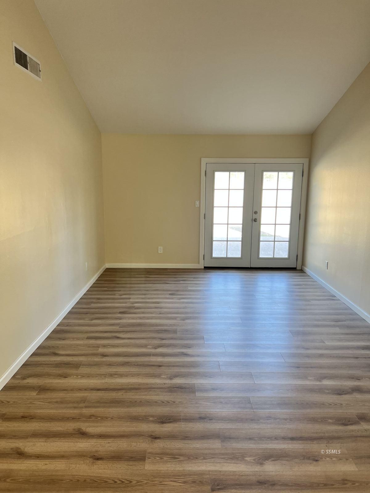 742 N Peg ST — Photo 5